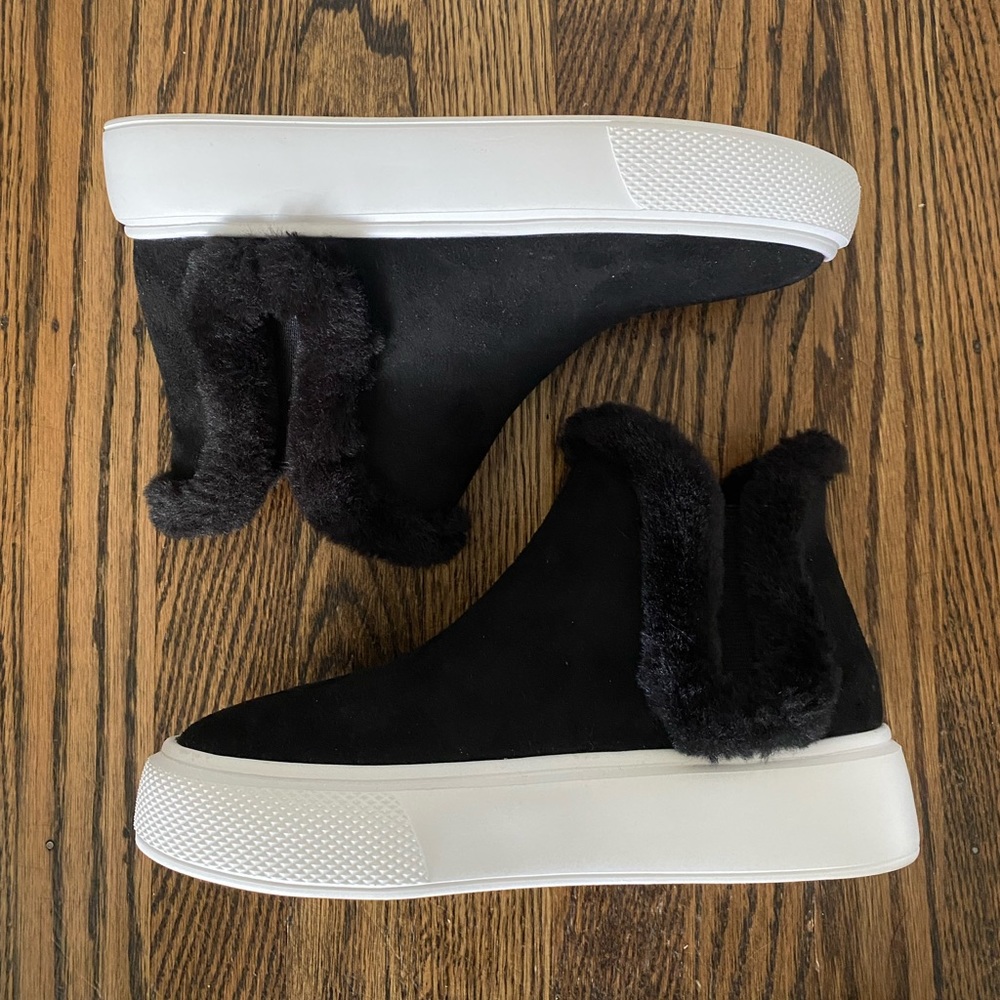 Nine West Komfy Women's Faux-Shearling Chelsea Boots